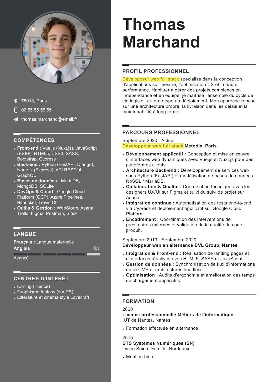 CV de développeur web sans mot-clé, avec mise en évidence des intitulés de postes